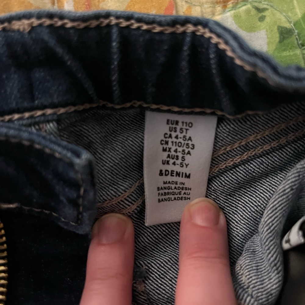 H&M Jean Shorts - Picture 3 of 4